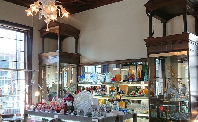 🛍️ 검은 벽 광장(구로카베 스퀘어) 이미지 4